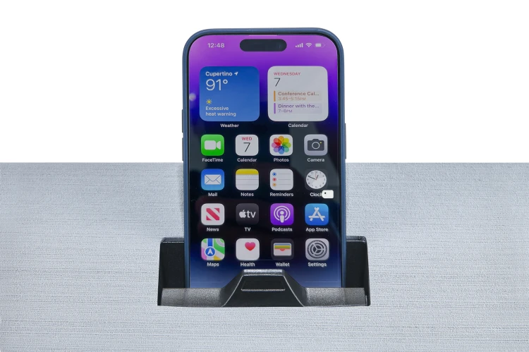 Scanstrut_SC-CW-12F_Aura_with_Phone_4_and_screen-min_1.jpg